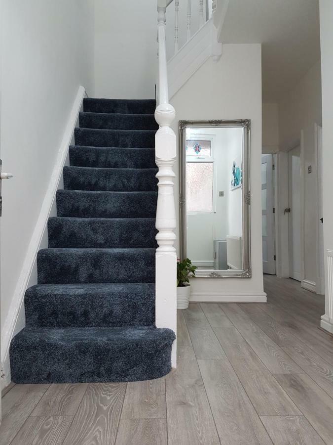 Acacia House Apartment Manchester Bagian luar foto