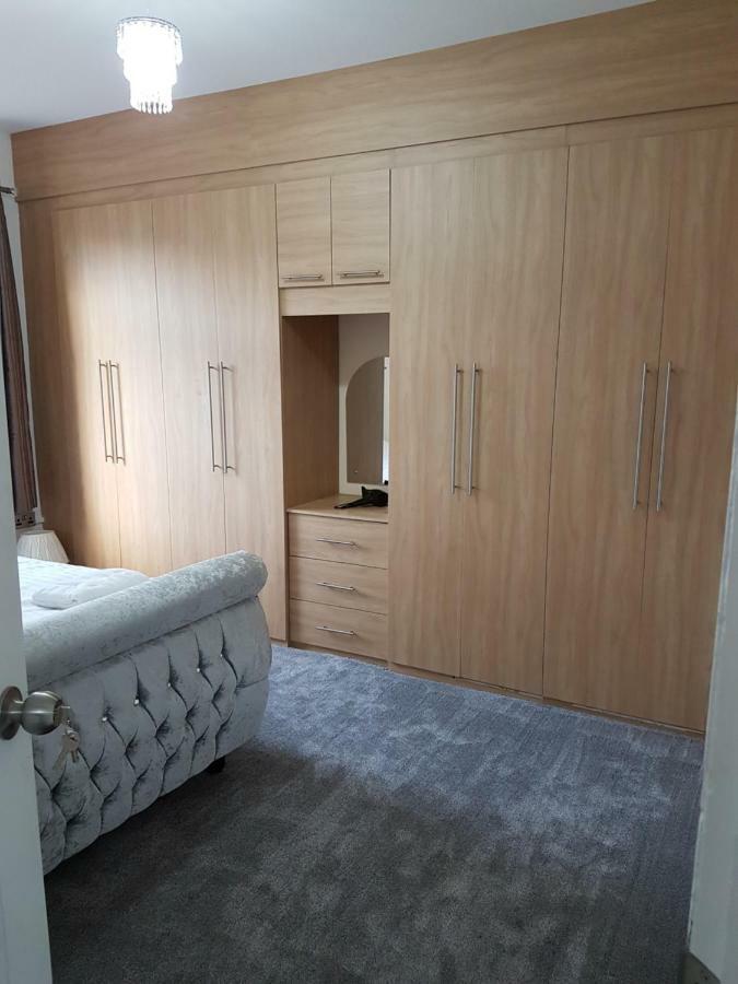 Acacia House Apartment Manchester Bagian luar foto